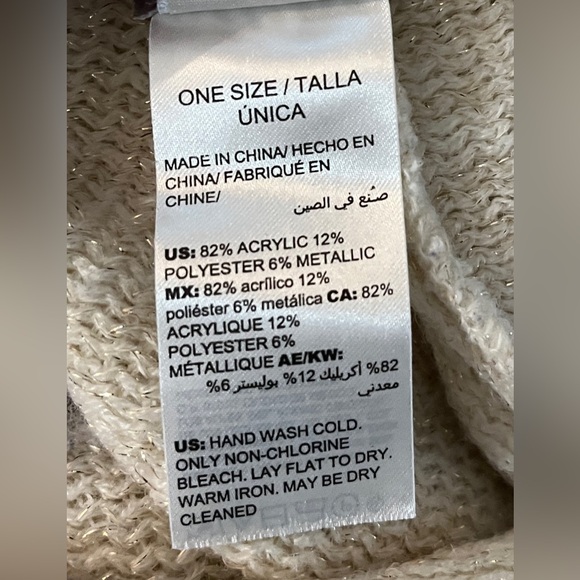 🆕 Chico’s Cream Poncho with Fringe,!one size - Picture 6 of 7